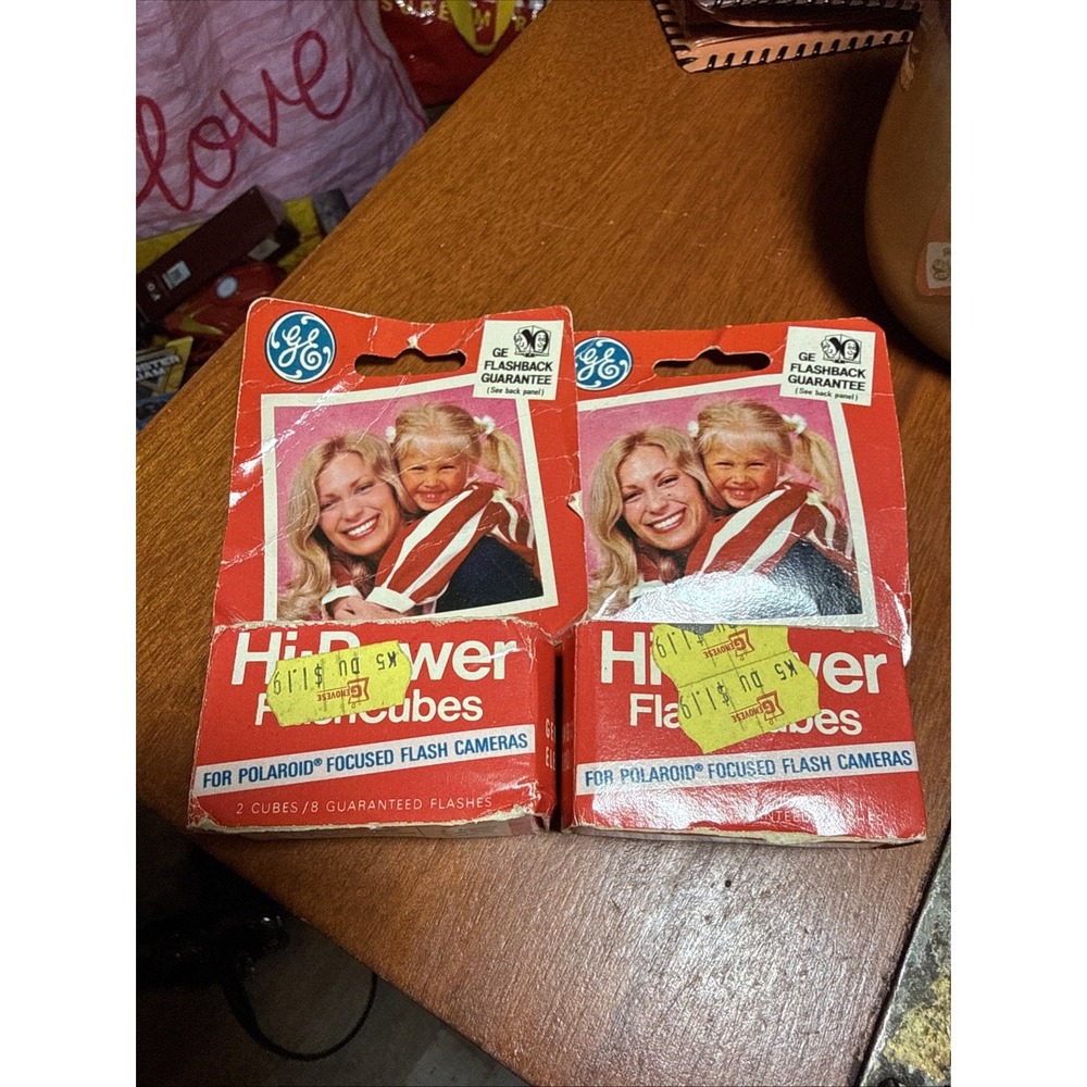 2 GE Hi-Power FlashCubes For Polaroid Focused Flash Cameras Vintage